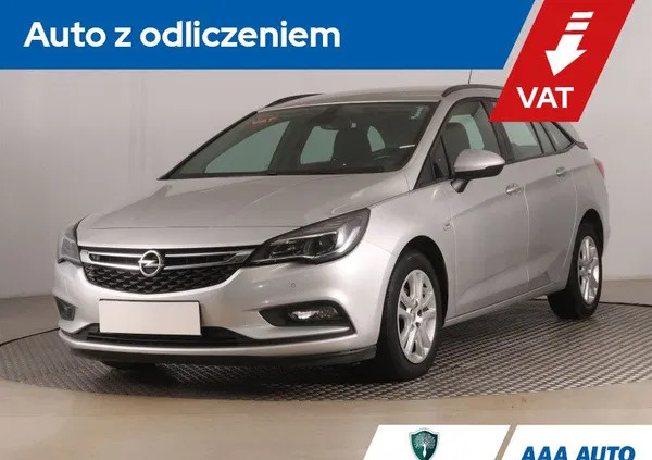 śląskie Opel Astra cena 38000 przebieg: 155325, rok produkcji 2017 z Łaziska Górne